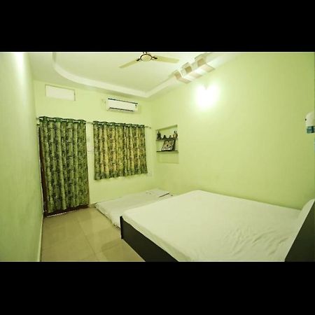 Shree Vinayak Guest House 우자인 외부 사진