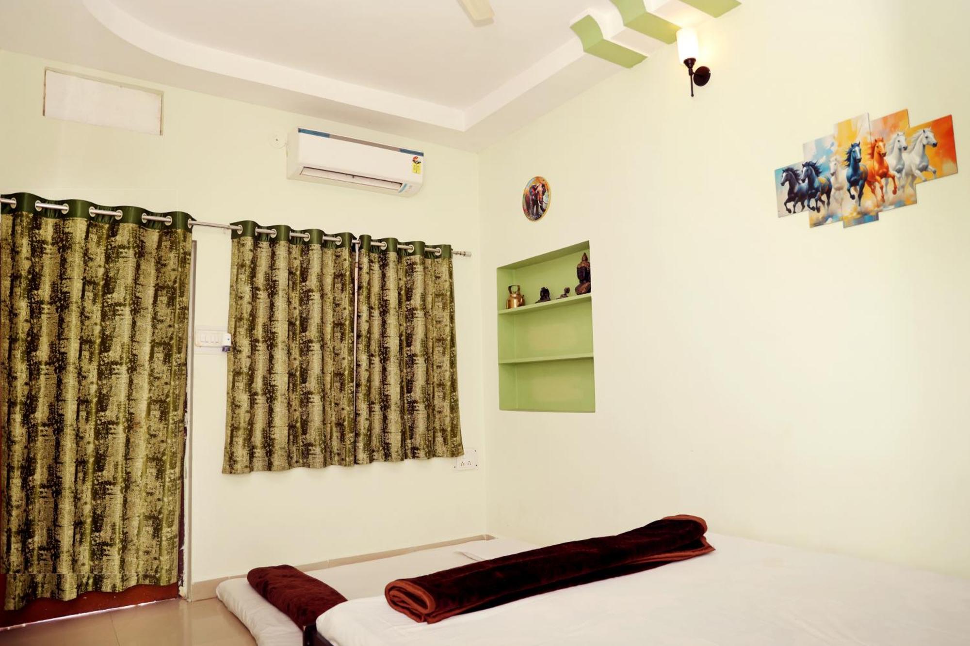 Shree Vinayak Guest House 우자인 외부 사진