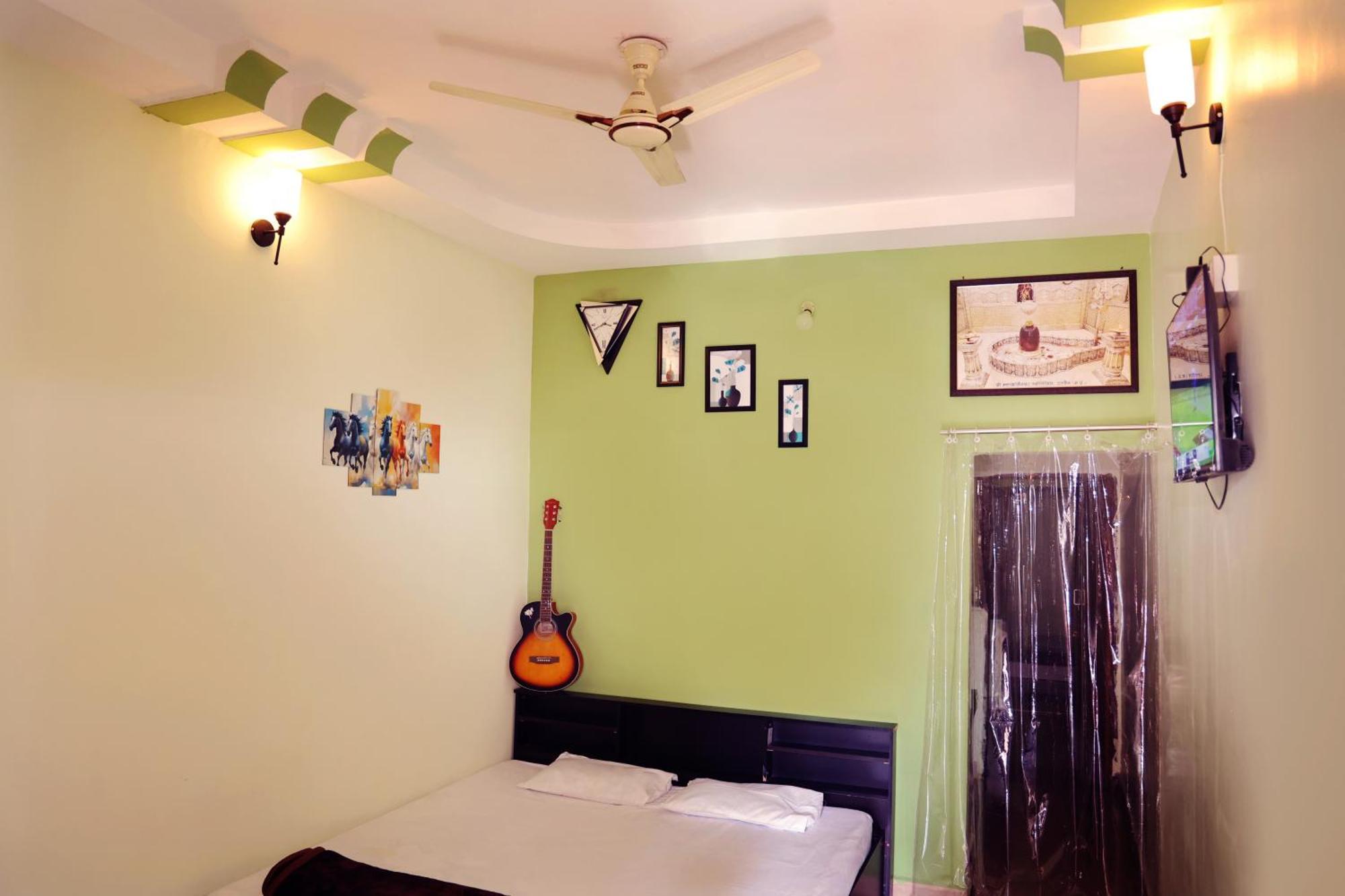 Shree Vinayak Guest House 우자인 외부 사진